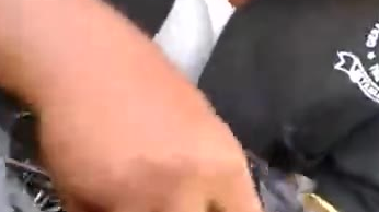 牛人吃铁钉